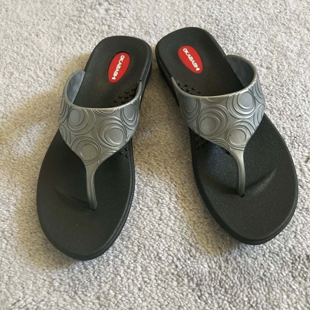 Okabashi Women's Flip Flops slippers size M about size 6